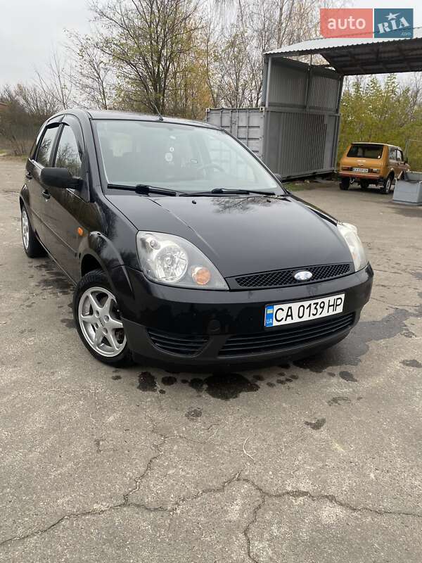Хетчбек Ford Fiesta 2002 в Звенигородці