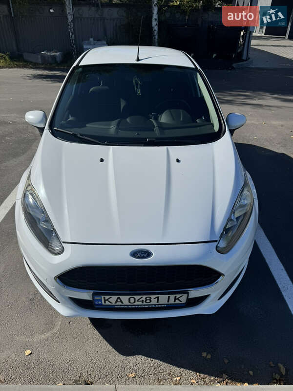 Хэтчбек Ford Fiesta 2017 в Буче
