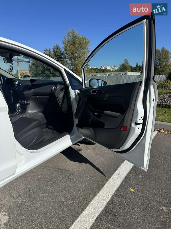 Хэтчбек Ford Fiesta 2017 в Буче