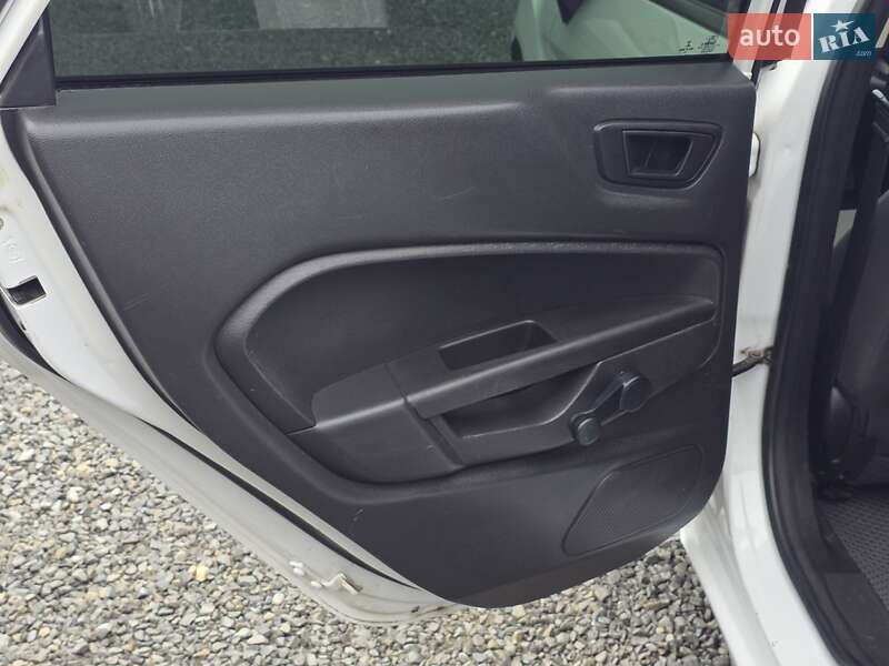 Седан Ford Fiesta 2016 в Тернополі фото 25 Седан Ford Fiesta 2016 в Тернополі