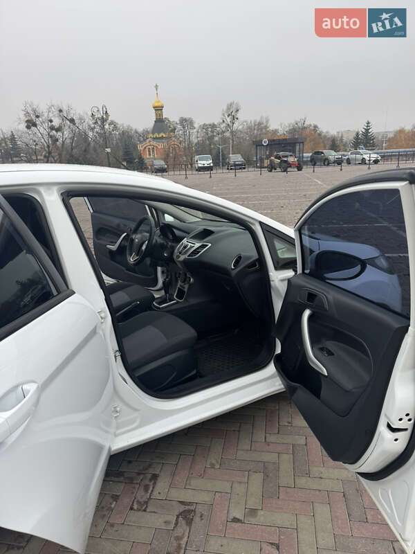 Хэтчбек Ford Fiesta 2012 в Харькове