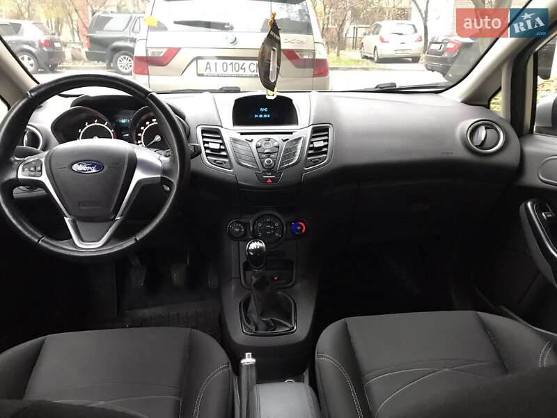 Седан Ford Fiesta 2016 в Киеве
