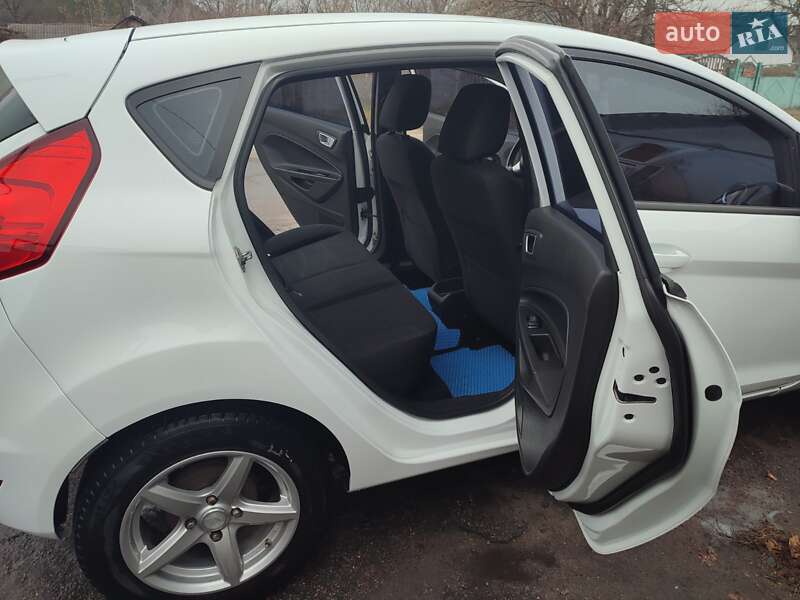 Хетчбек Ford Fiesta 2013 в Полтаві
