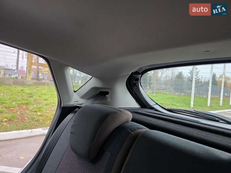 Хэтчбек Ford Fiesta 2012 в Житомире фото 11 Хэтчбек Ford Fiesta 2012 в Житомире