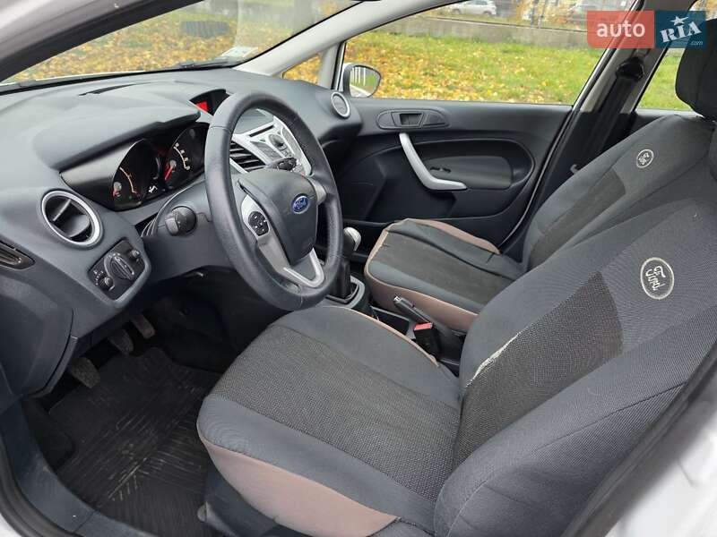 Хэтчбек Ford Fiesta 2012 в Житомире фото 21 Хэтчбек Ford Fiesta 2012 в Житомире