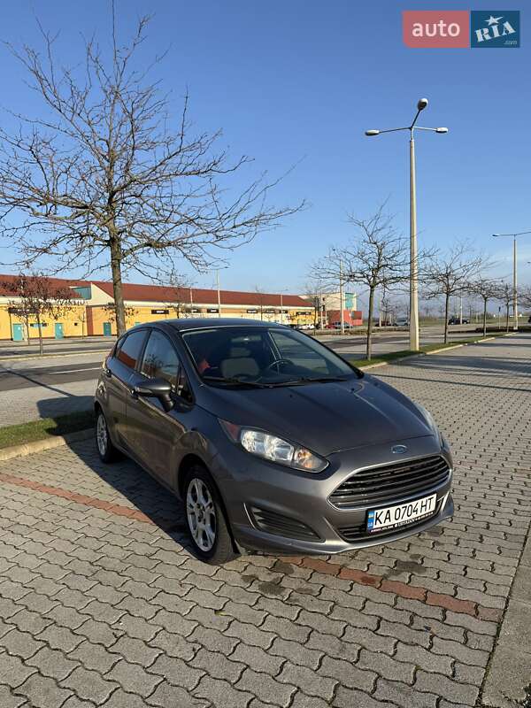 Хэтчбек Ford Fiesta 2013 в Мукачево