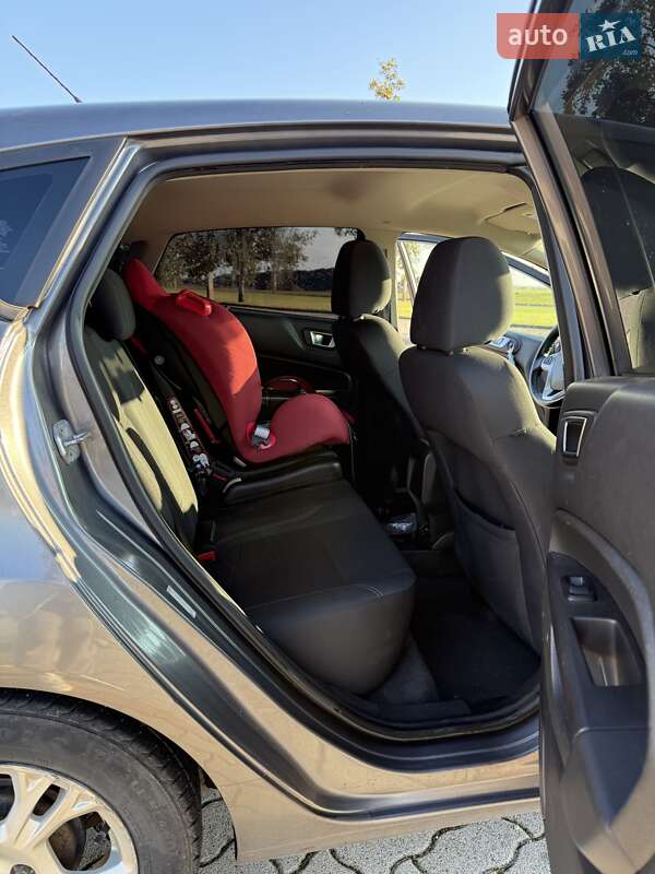 Хэтчбек Ford Fiesta 2013 в Мукачево