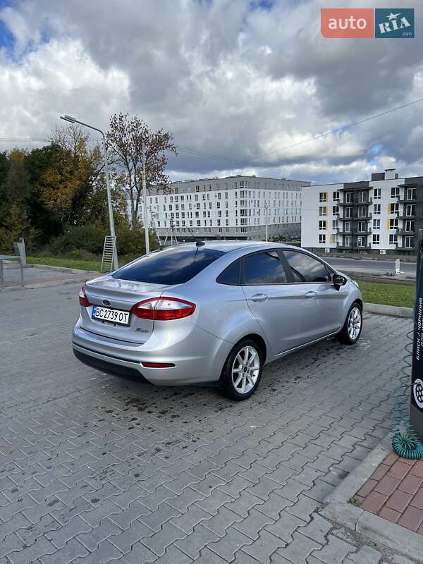 Седан Ford Fiesta 2017 в Львові