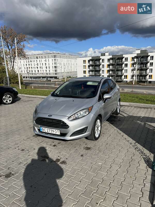 Седан Ford Fiesta 2017 в Львові