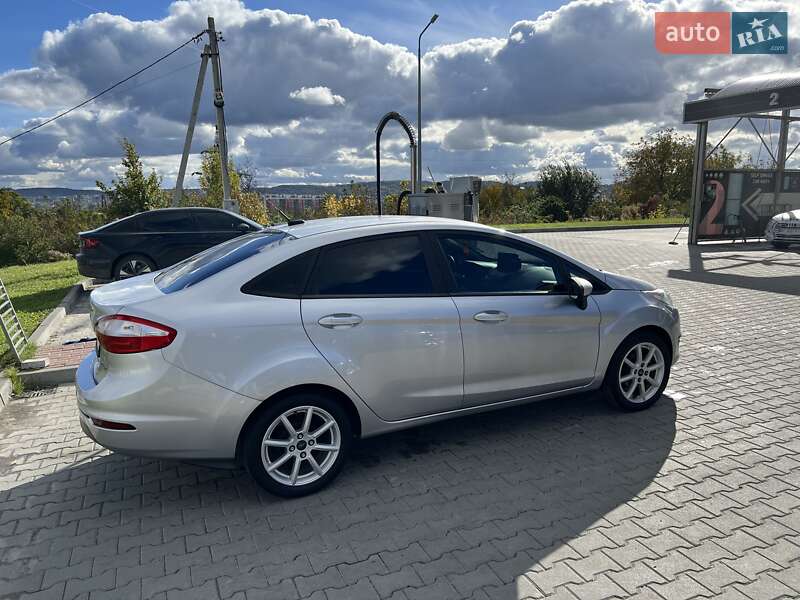Седан Ford Fiesta 2017 в Львові