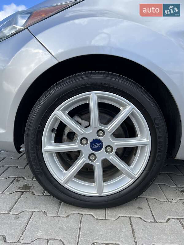 Седан Ford Fiesta 2017 в Львові
