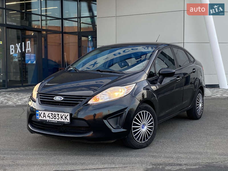 Седан Ford Fiesta 2013 в Києві