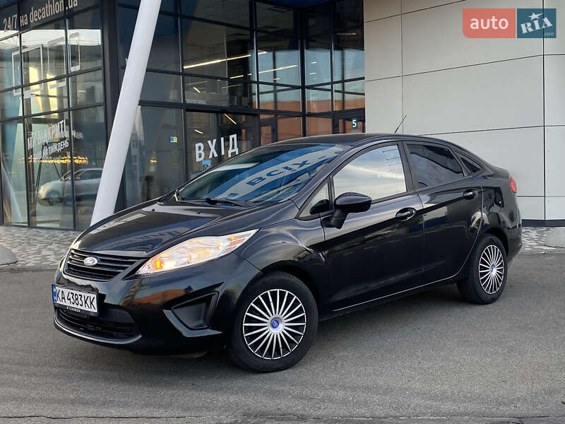 Седан Ford Fiesta 2013 в Києві