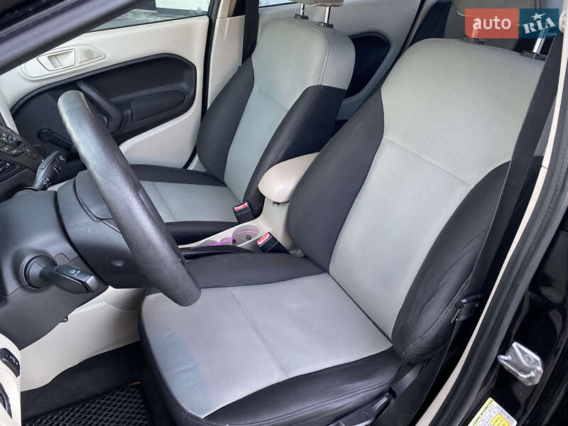 Седан Ford Fiesta 2013 в Києві