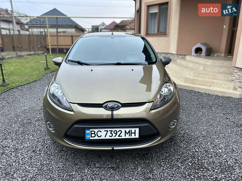 Хэтчбек Ford Fiesta 2011 в Мукачево