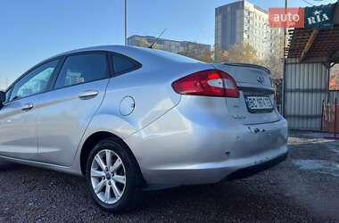 Седан Ford Fiesta 2011 в Львові