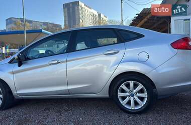 Седан Ford Fiesta 2011 в Львові