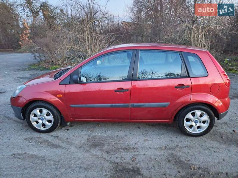 Хетчбек Ford Fiesta 2006 в Старій Синяві