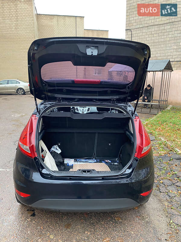 Хетчбек Ford Fiesta 2012 в Чернігові