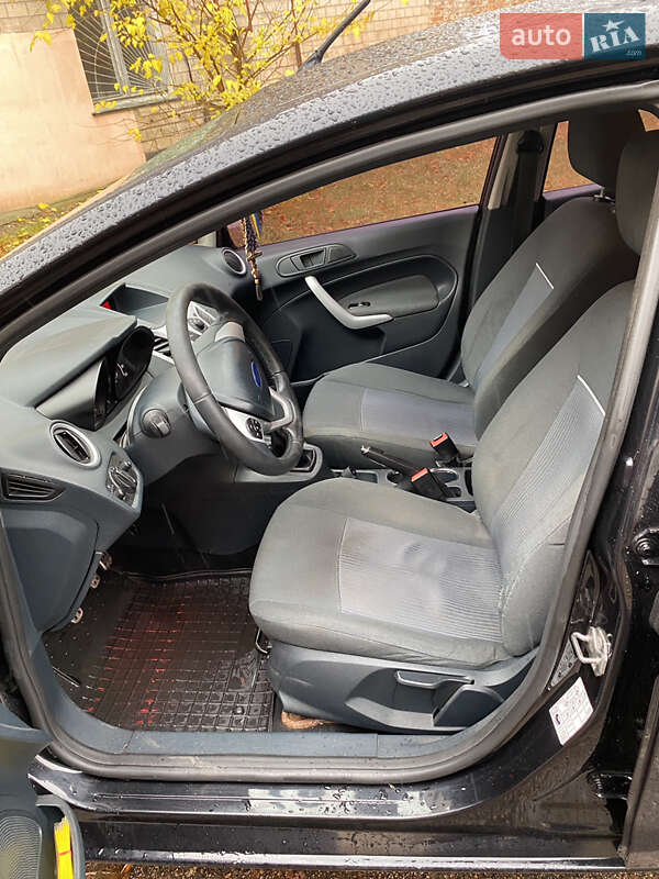Хетчбек Ford Fiesta 2012 в Чернігові