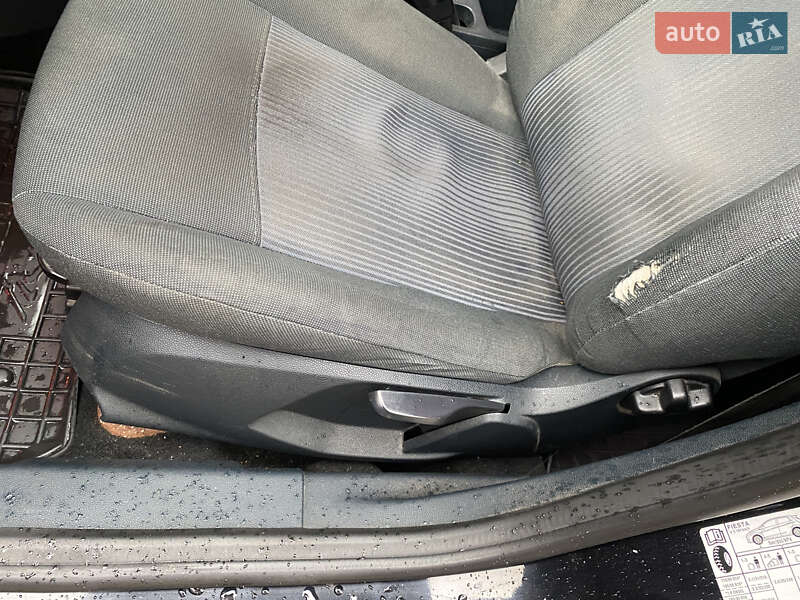 Хетчбек Ford Fiesta 2012 в Чернігові