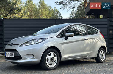 Хэтчбек Ford Fiesta 2009 в Буче