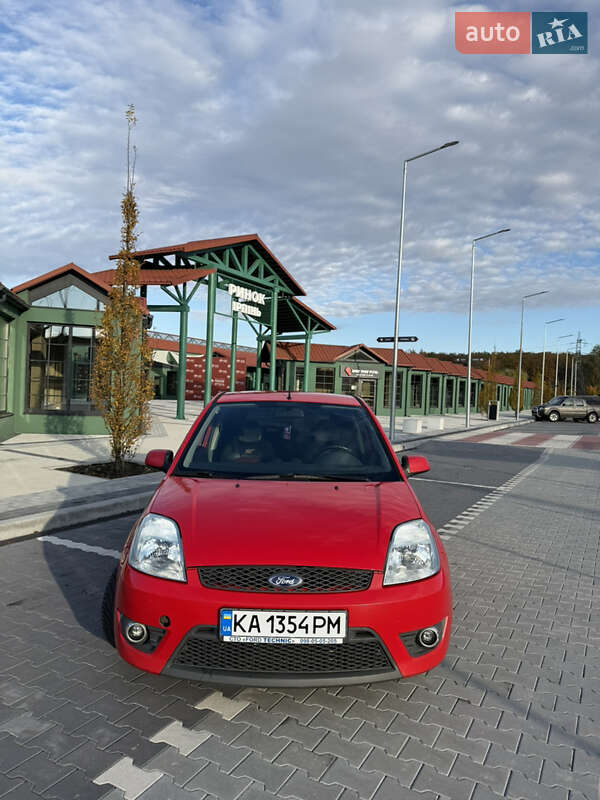Хэтчбек Ford Fiesta 2007 в Ирпене