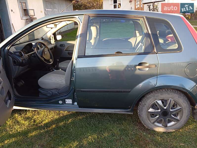 Хэтчбек Ford Fiesta 2003 в Ивано-Франковске фото 2 Хэтчбек Ford Fiesta 2003 в Ивано-Франковске