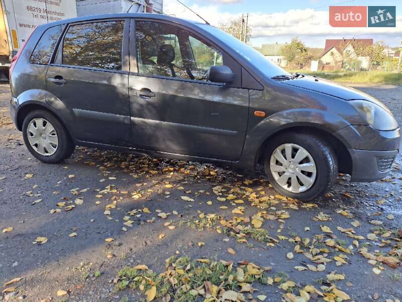 Хэтчбек Ford Fiesta 2007 в Львове