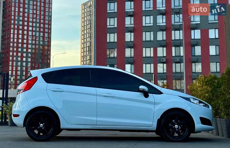Хетчбек Ford Fiesta 2013 в Києві