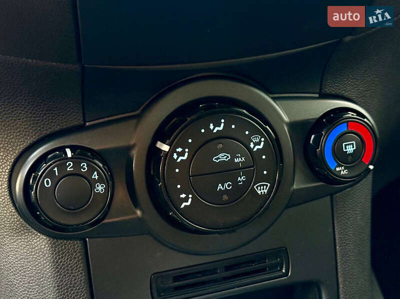 Хетчбек Ford Fiesta 2013 в Києві