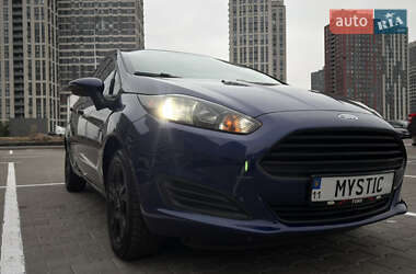 Седан Ford Fiesta 2016 в Киеве