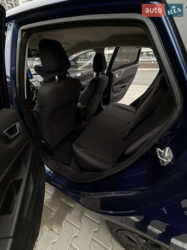 Седан Ford Fiesta 2016 в Києві