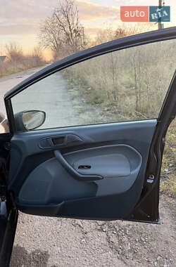 Хетчбек Ford Fiesta 2010 в Дубні
