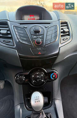 Хетчбек Ford Fiesta 2010 в Дубні