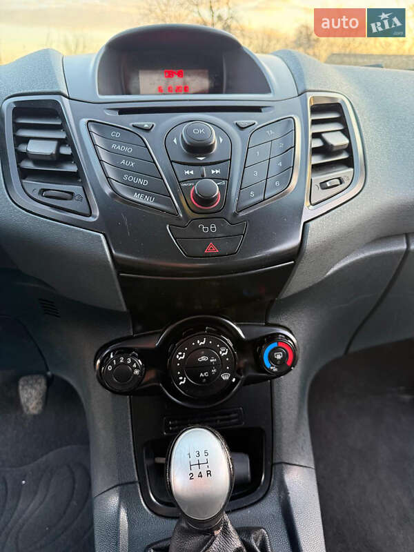 Хетчбек Ford Fiesta 2010 в Дубні