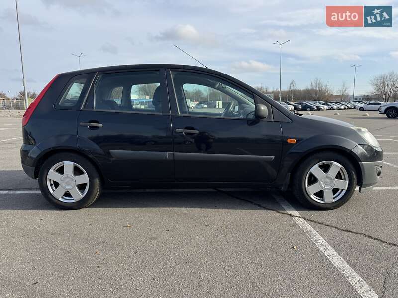 Хетчбек Ford Fiesta 2008 в Дніпрі