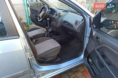 Хэтчбек Ford Fiesta 2006 в Здолбунове