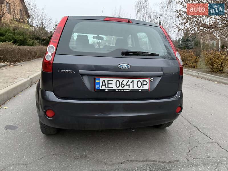 Хетчбек Ford Fiesta 2006 в Дніпрі