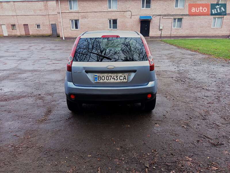 Хетчбек Ford Fiesta 2005 в Млиніві фото 4 Хетчбек Ford Fiesta 2005 в Млиніві