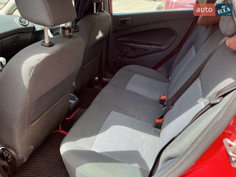 Хэтчбек Ford Fiesta 2012 в Киеве фото 6 Хэтчбек Ford Fiesta 2012 в Киеве