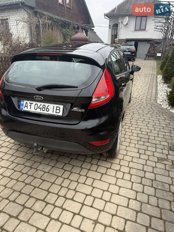 Седан Ford Fiesta 2009 в Калуше