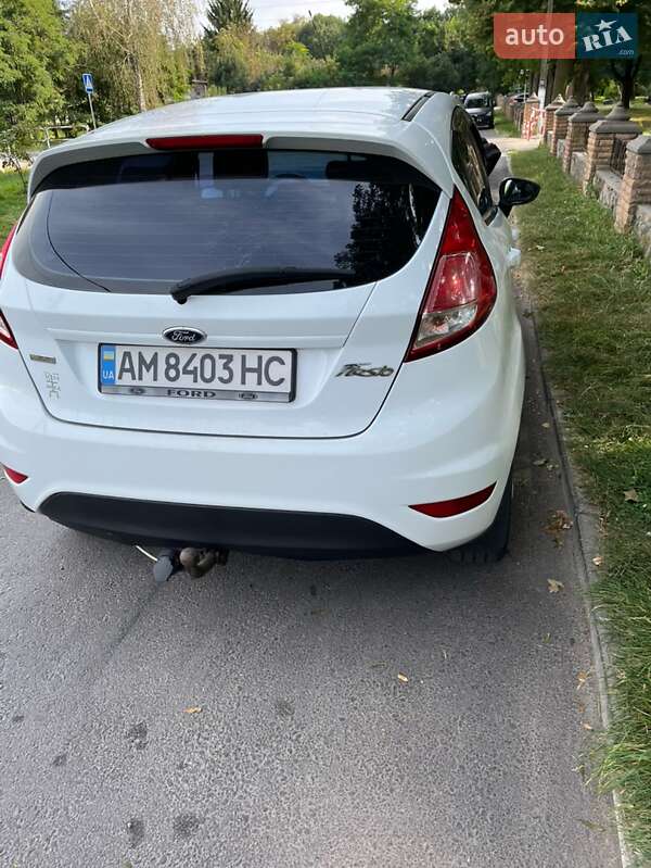 Хэтчбек Ford Fiesta 2013 в Звягеле