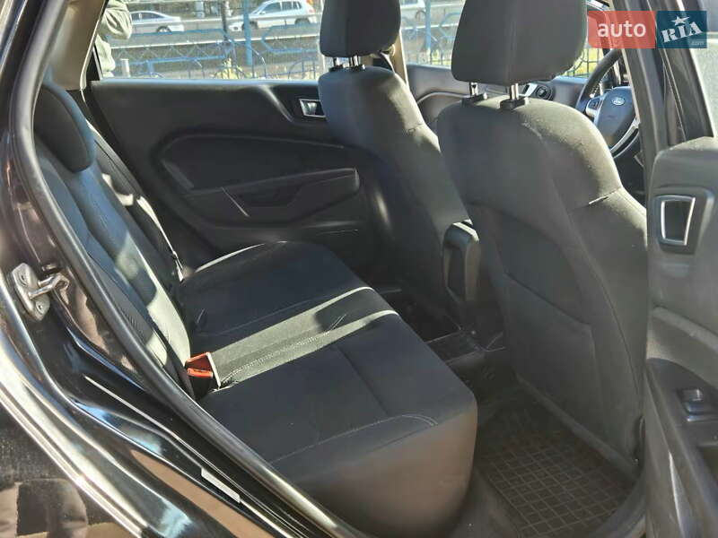 Хетчбек Ford Fiesta 2014 в Києві
