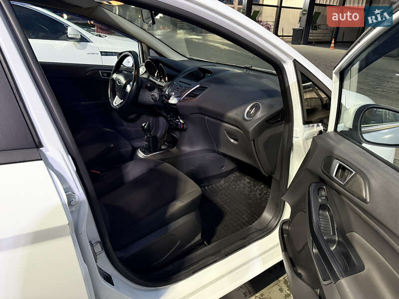 Седан Ford Fiesta 2014 в Харкові
