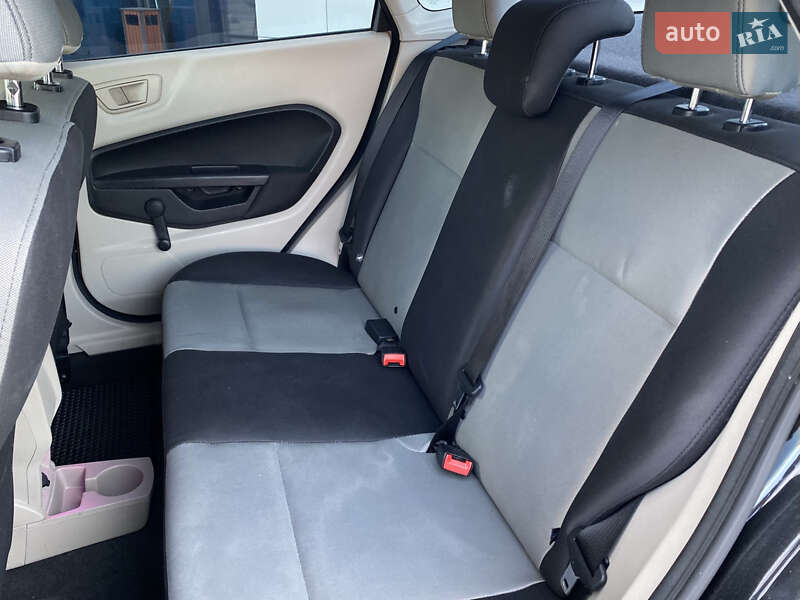 Седан Ford Fiesta 2013 в Києві фото 24 Седан Ford Fiesta 2013 в Києві