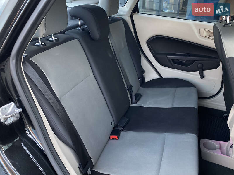 Седан Ford Fiesta 2013 в Києві фото 30 Седан Ford Fiesta 2013 в Києві