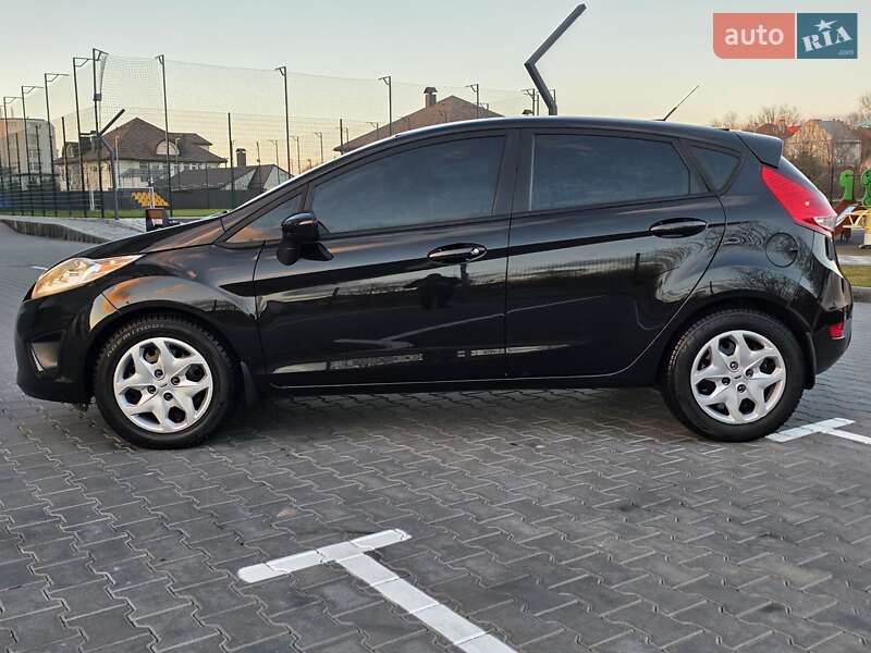 Хэтчбек Ford Fiesta 2013 в Хмельницком