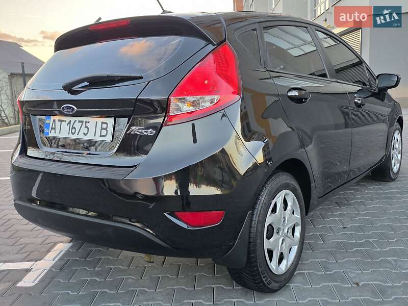 Хэтчбек Ford Fiesta 2013 в Хмельницком