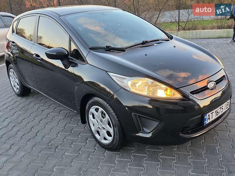 Хэтчбек Ford Fiesta 2013 в Хмельницком